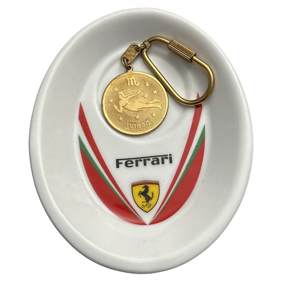 VINTAGE gold tone virgo astrology pendant attached to 1928 engraved carabiner. - Picture 3 of 6